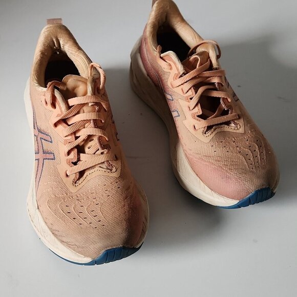 ASICS | Women's NOVABLAST 4 Running Shoes Sneakers Faded Orange Sz 6 - Picture 3 of 7